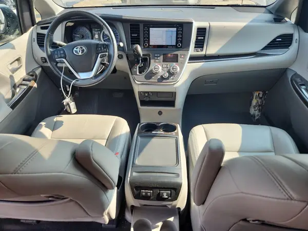 5TDDZ3DC3JS204397 2018 TOYOTA SIENNA - Image 8