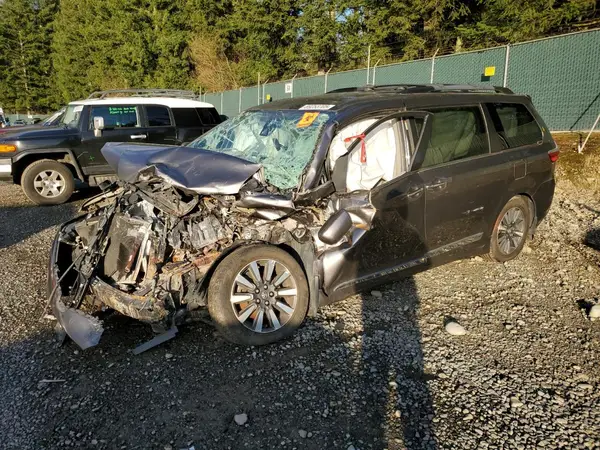 5TDDZ3DC3JS204514 2018 TOYOTA SIENNA - Image 1