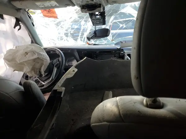5TDDZ3DC3JS204514 2018 TOYOTA SIENNA - Image 8