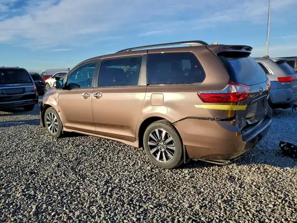 5TDDZ3DC3JS209227 2018 TOYOTA SIENNA - Image 2