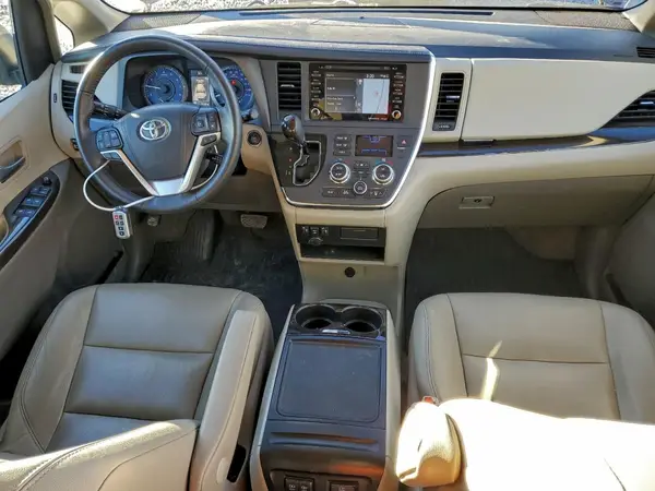 5TDDZ3DC3JS209227 2018 TOYOTA SIENNA - Image 8