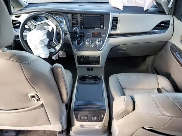 5TDDZ3DC3KS213358 2019 TOYOTA SIENNA - Image 8