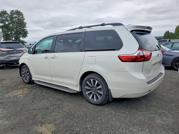 5TDDZ3DC3KS216793 2019 TOYOTA SIENNA - Image 2
