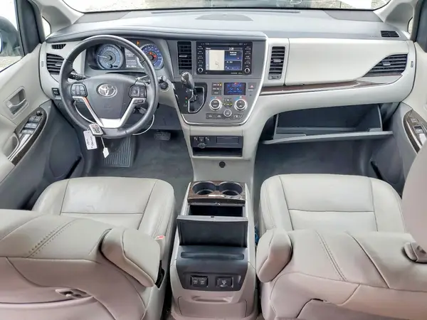 5TDDZ3DC3KS216793 2019 TOYOTA SIENNA - Image 8
