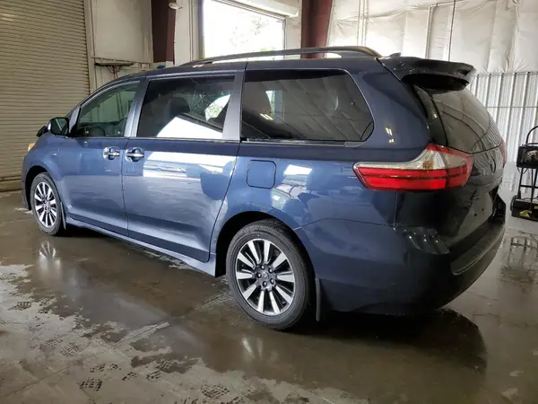 5TDDZ3DC3KS217040 2019 TOYOTA SIENNA - Image 2