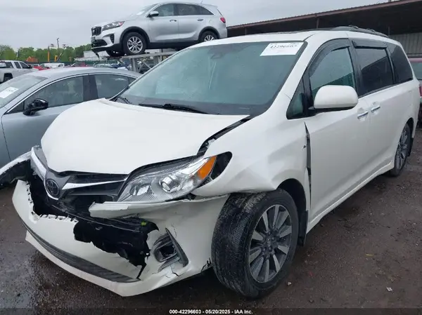 5TDDZ3DC3LS231666 2020 TOYOTA SIENNA - Image 2