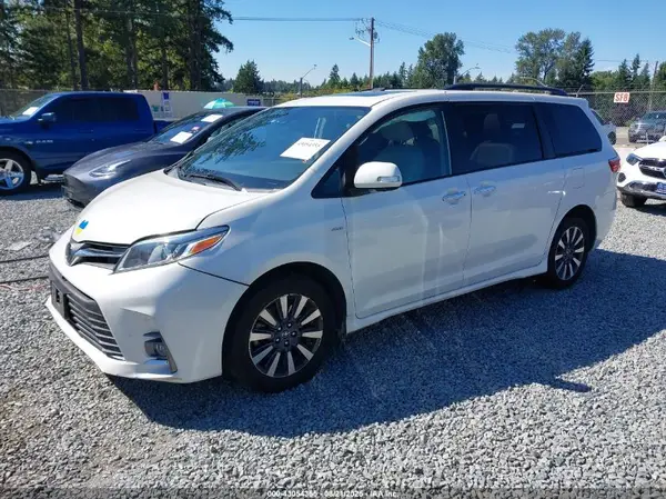 5TDDZ3DC3LS234793 2020 TOYOTA SIENNA - Image 2