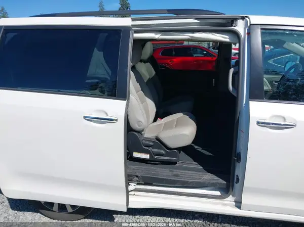 5TDDZ3DC3LS234793 2020 TOYOTA SIENNA - Image 8