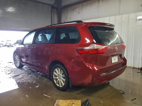 5TDDZ3DC4HS160873 2017 TOYOTA SIENNA - Image 2
