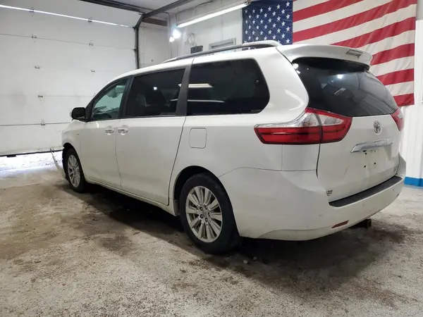 5TDDZ3DC4HS162347 2017 TOYOTA SIENNA - Image 2