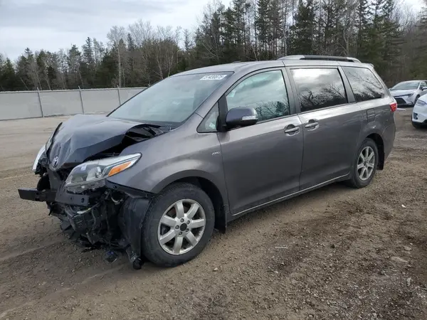 5TDDZ3DC4HS167919 2017 TOYOTA SIENNA - Image 1