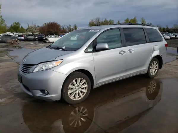 5TDDZ3DC4HS168570 2017 TOYOTA SIENNA - Image 1