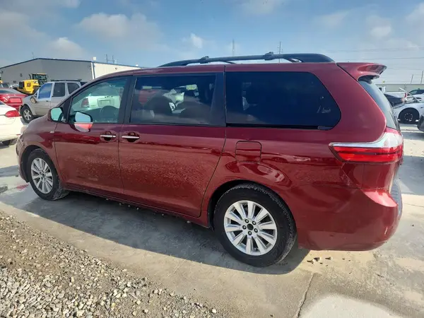 5TDDZ3DC4HS170237 2017 TOYOTA SIENNA - Image 2