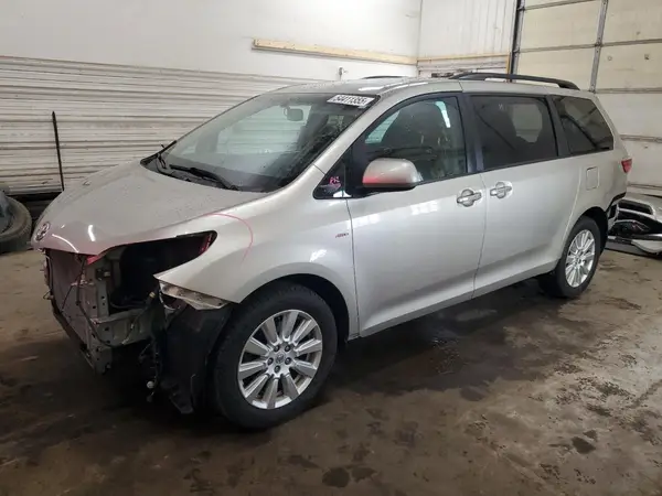 5TDDZ3DC4HS174210 2017 TOYOTA SIENNA - Image 1