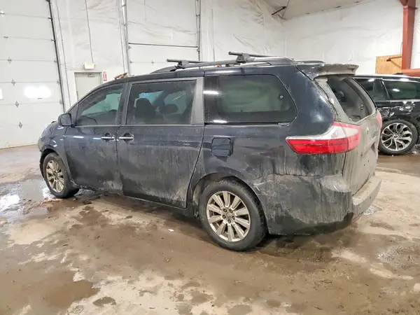 5TDDZ3DC4HS174837 2017 TOYOTA SIENNA - Image 2