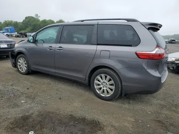 5TDDZ3DC4HS187233 2017 TOYOTA SIENNA - Image 2