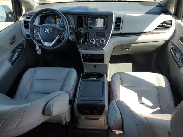5TDDZ3DC4JS196407 2018 TOYOTA SIENNA - Image 8