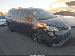 5TDDZ3DC4JS200682 2018 TOYOTA SIENNA