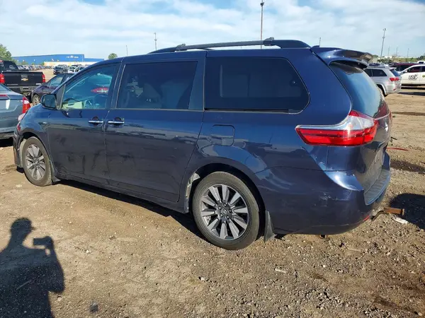 5TDDZ3DC4JS201346 2018 TOYOTA SIENNA - Image 2