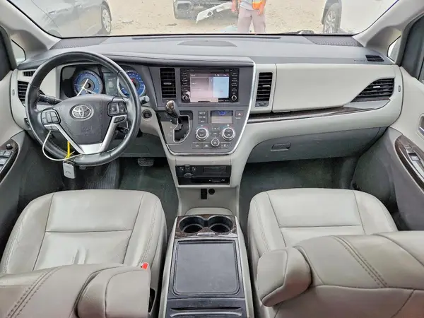 5TDDZ3DC4KS211652 2019 TOYOTA SIENNA - Image 8
