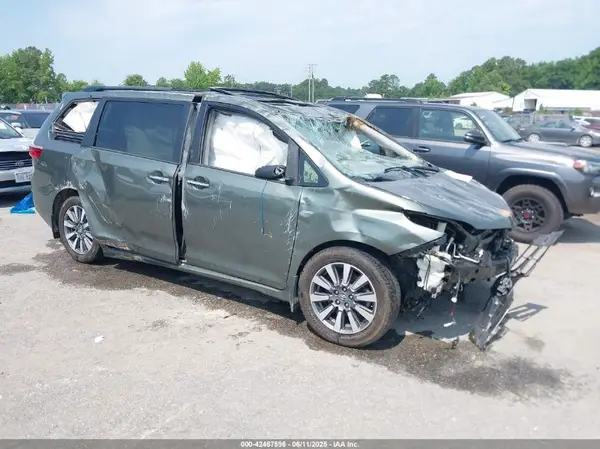 5TDDZ3DC4KS217175 2019 TOYOTA SIENNA - Image 1