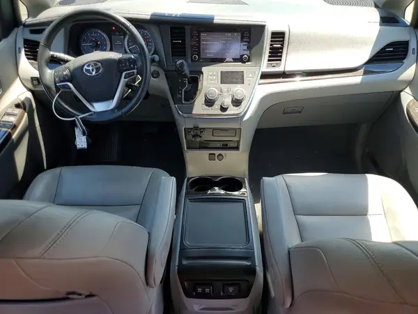 5TDDZ3DC4KS218729 2019 TOYOTA SIENNA - Image 8