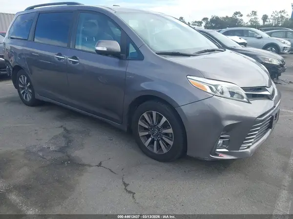 5TDDZ3DC4KS220643 2019 TOYOTA SIENNA - Image 1
