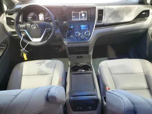 5TDDZ3DC4KS221470 2019 TOYOTA SIENNA - Image 8