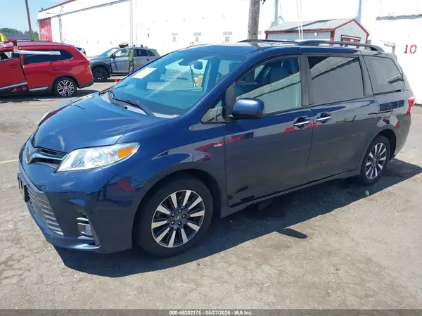 5TDDZ3DC4KS223641 2019 TOYOTA SIENNA - Image 2