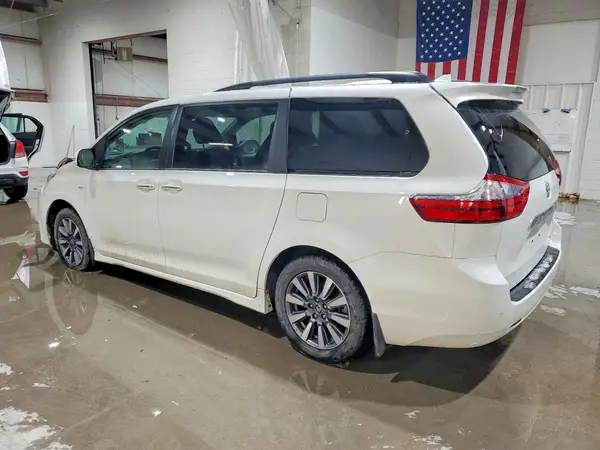5TDDZ3DC4LS242949 2020 TOYOTA SIENNA - Image 2