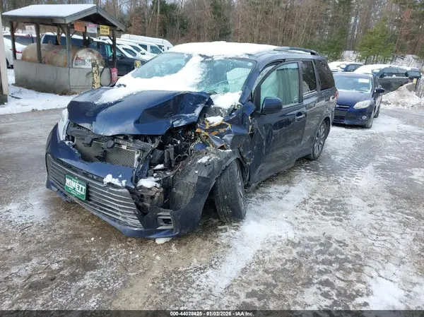 5TDDZ3DC4LS246421 2020 TOYOTA SIENNA - Image 2