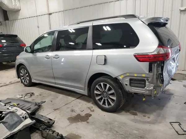 5TDDZ3DC4LS250808 2020 TOYOTA SIENNA - Image 2