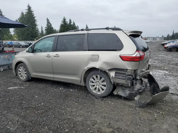 5TDDZ3DC5HS147565 2017 TOYOTA SIENNA - Image 2