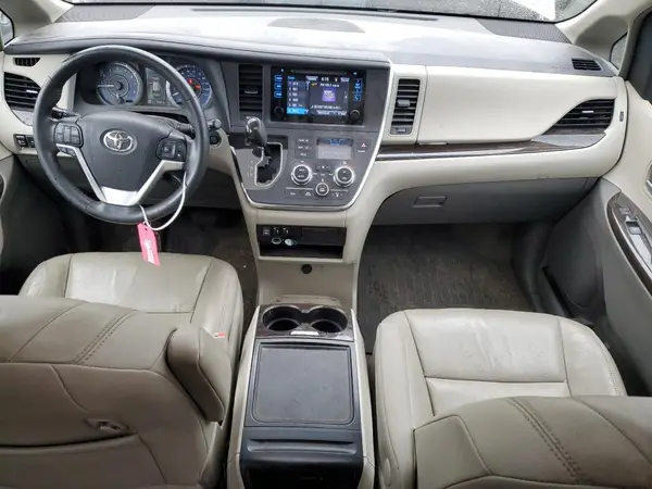 5TDDZ3DC5HS147565 2017 TOYOTA SIENNA - Image 8