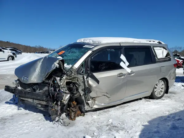5TDDZ3DC5HS154645 2017 TOYOTA SIENNA - Image 1