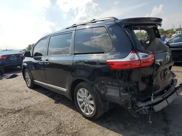 5TDDZ3DC5HS159523 2017 TOYOTA SIENNA - Image 2