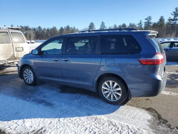 5TDDZ3DC5HS161711 2017 TOYOTA SIENNA - Image 2