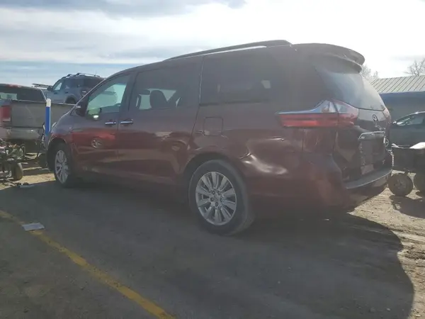 5TDDZ3DC5HS166875 2017 TOYOTA SIENNA - Image 2