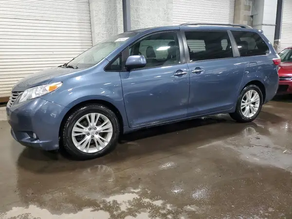 5TDDZ3DC5HS173759 2017 TOYOTA SIENNA - Image 1