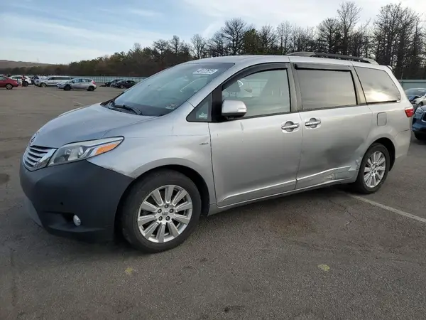 5TDDZ3DC5HS181117 2017 TOYOTA SIENNA - Image 1