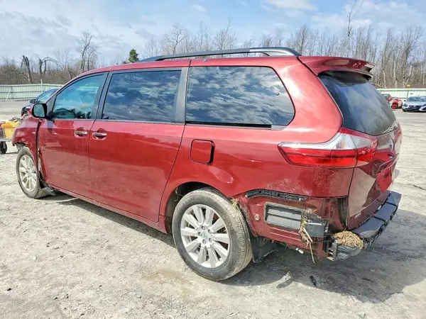 5TDDZ3DC5HS183384 2017 TOYOTA SIENNA - Image 2