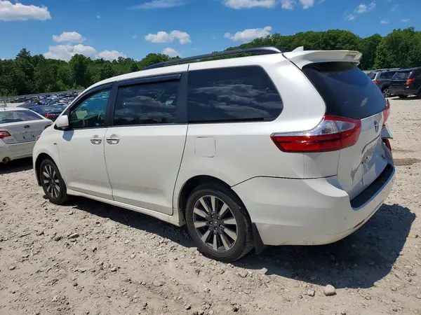 5TDDZ3DC5JS188641 2018 TOYOTA SIENNA - Image 2