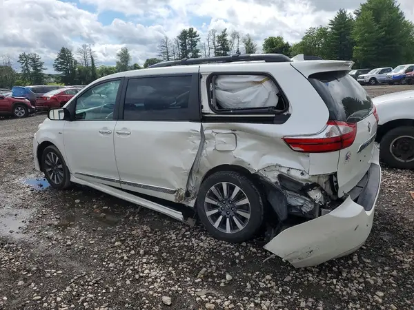 5TDDZ3DC5JS196612 2018 TOYOTA SIENNA - Image 2