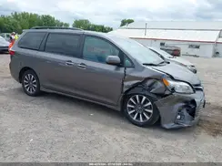 5TDDZ3DC5JS196979 2018 TOYOTA SIENNA