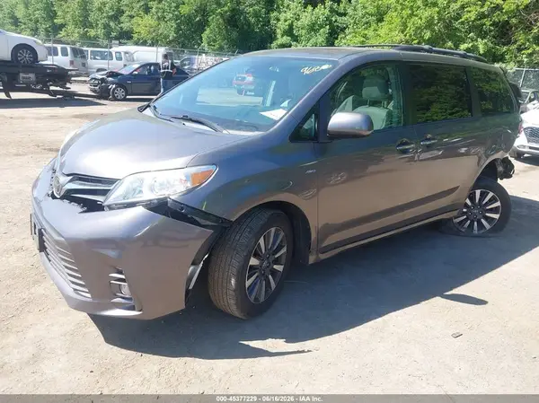 5TDDZ3DC5JS199686 2018 TOYOTA SIENNA - Image 2