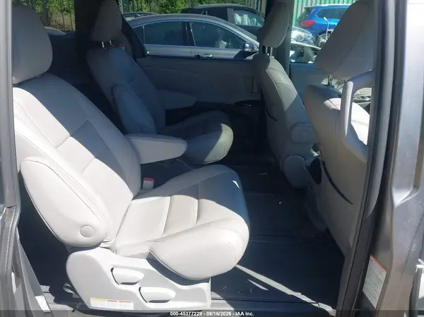 5TDDZ3DC5JS199686 2018 TOYOTA SIENNA - Image 8