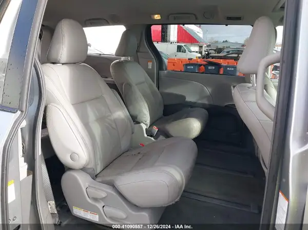 5TDDZ3DC5JS205440 2018 TOYOTA SIENNA - Image 8