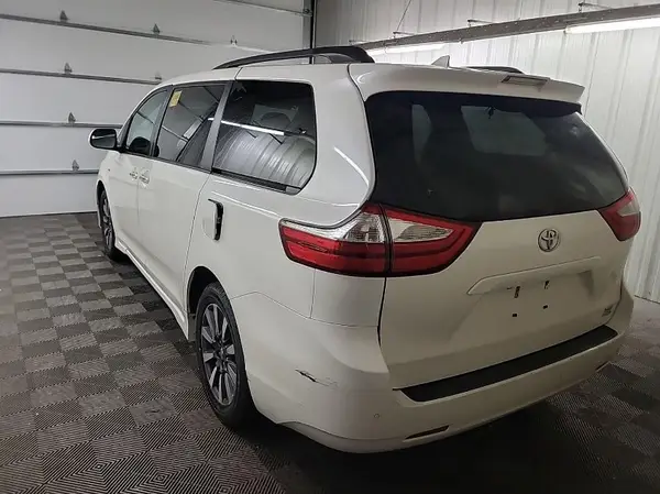 5TDDZ3DC5JS208208 2018 TOYOTA SIENNA - Image 8