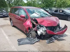 5TDDZ3DC5JS208824 2018 TOYOTA SIENNA