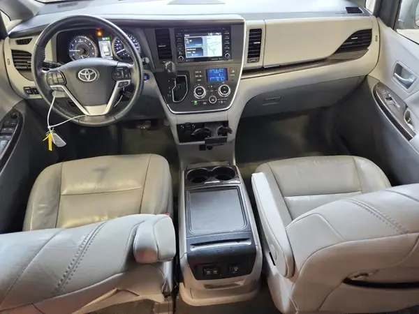 5TDDZ3DC5KS217332 2019 TOYOTA SIENNA - Image 8